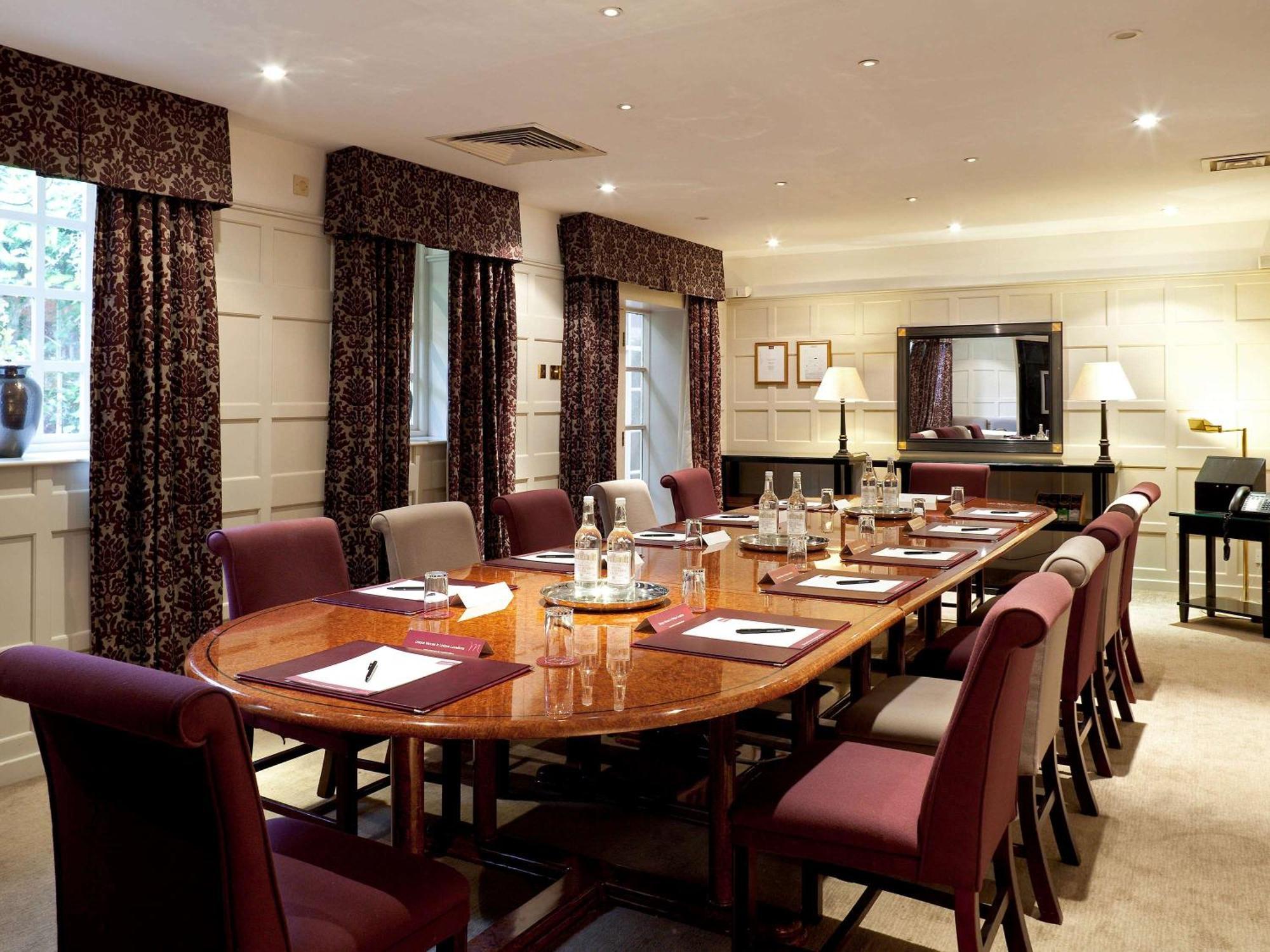 Mercure Salisbury White Hart Hotel & Apartments מראה חיצוני תמונה
