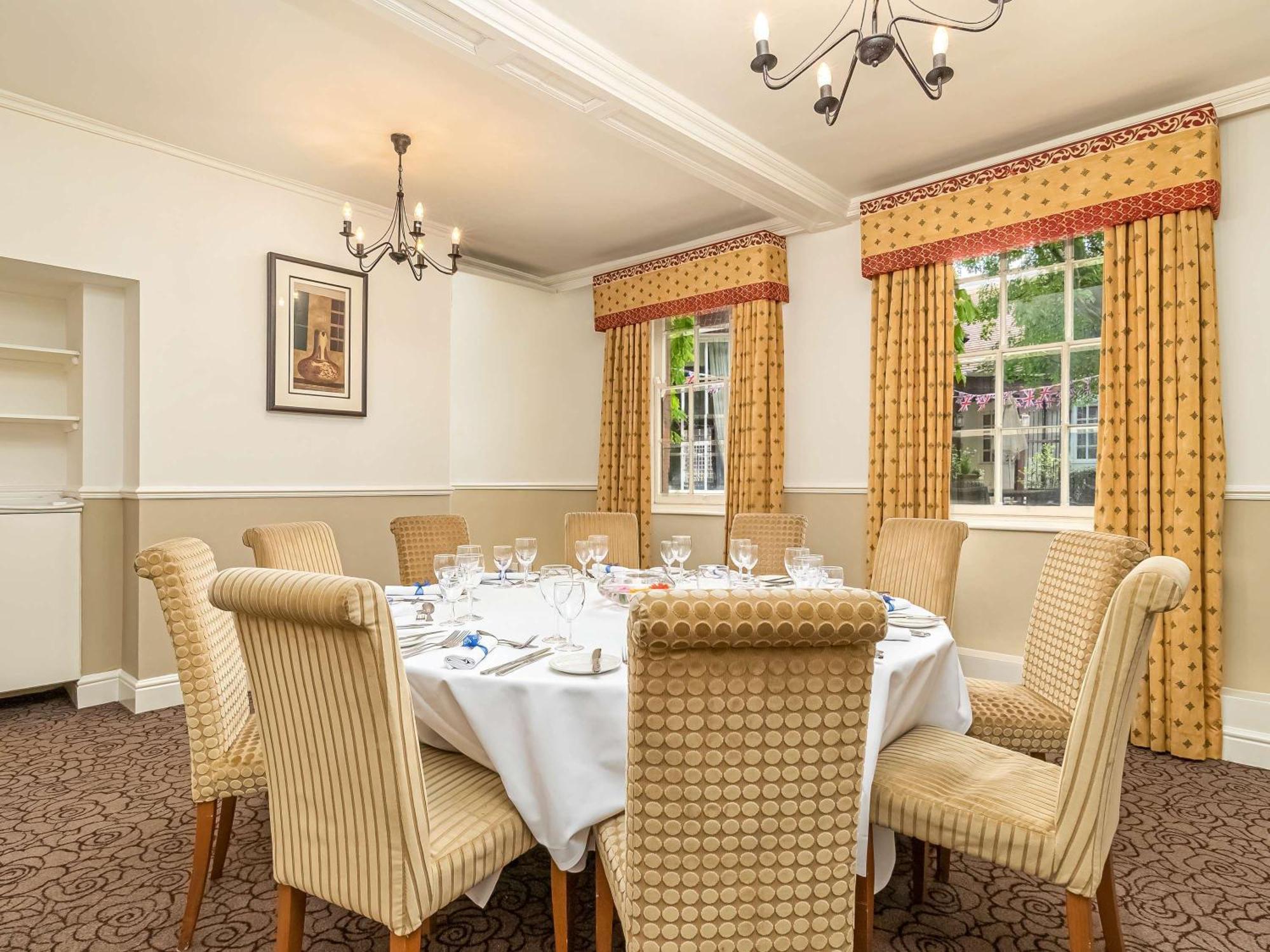 Mercure Salisbury White Hart Hotel & Apartments מראה חיצוני תמונה