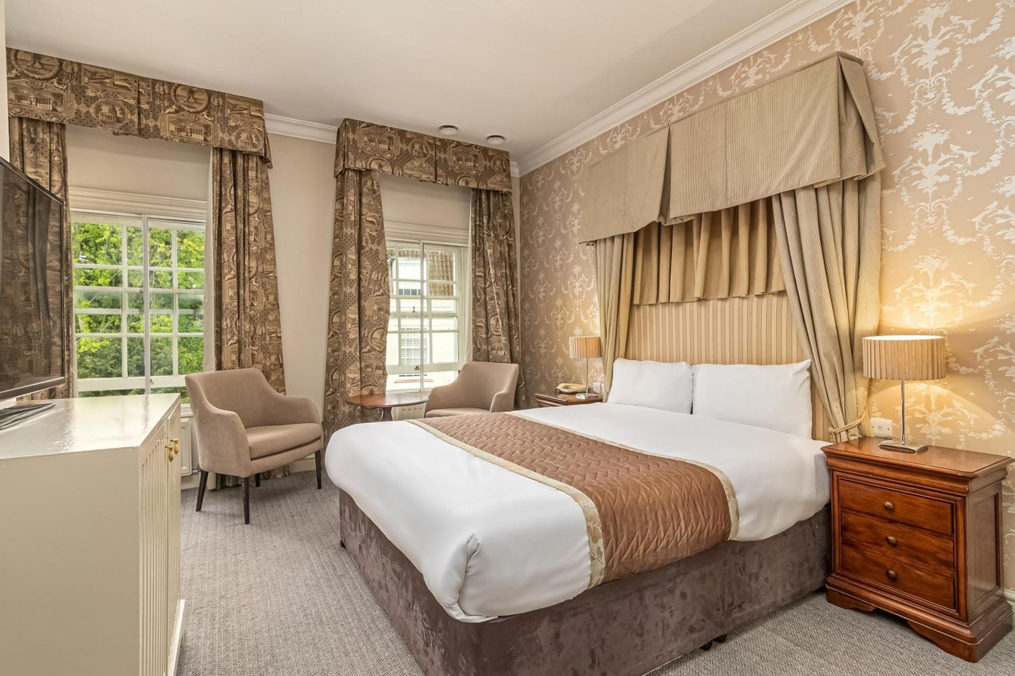 Mercure Salisbury White Hart Hotel & Apartments מראה חיצוני תמונה