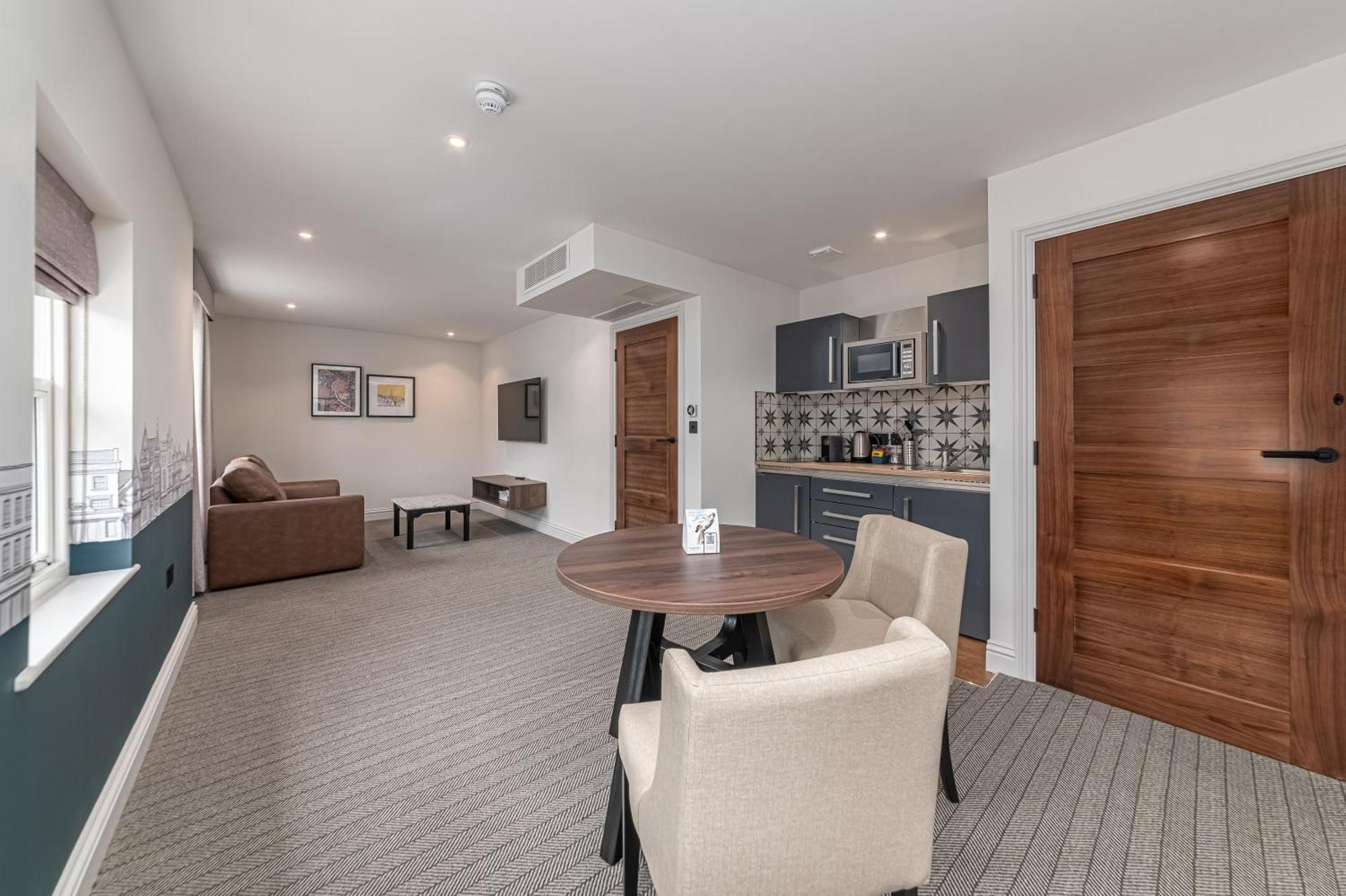 Mercure Salisbury White Hart Hotel & Apartments מראה חיצוני תמונה