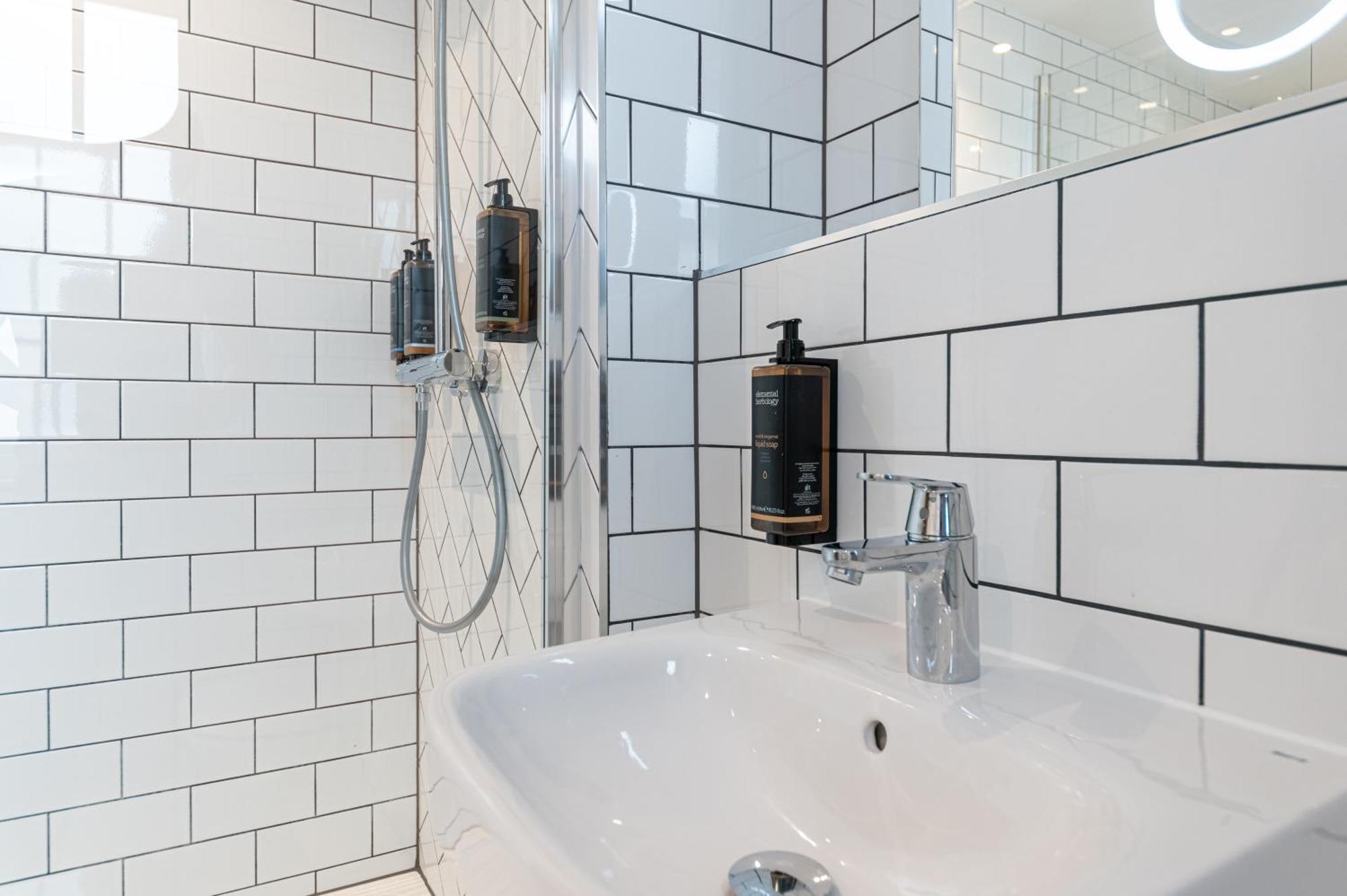 Mercure Salisbury White Hart Hotel & Apartments מראה חיצוני תמונה