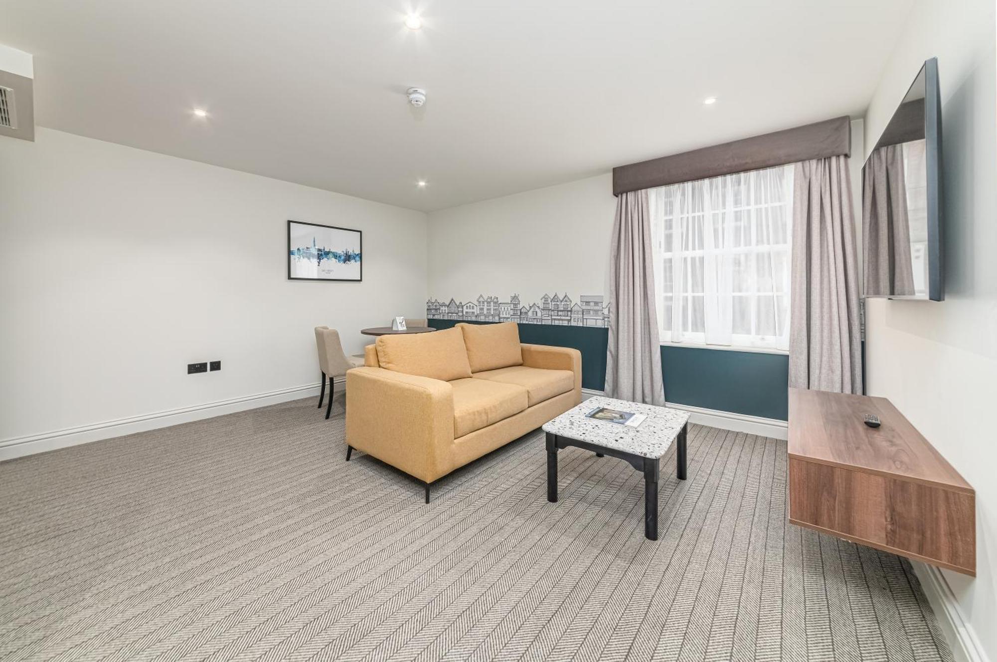 Mercure Salisbury White Hart Hotel & Apartments מראה חיצוני תמונה