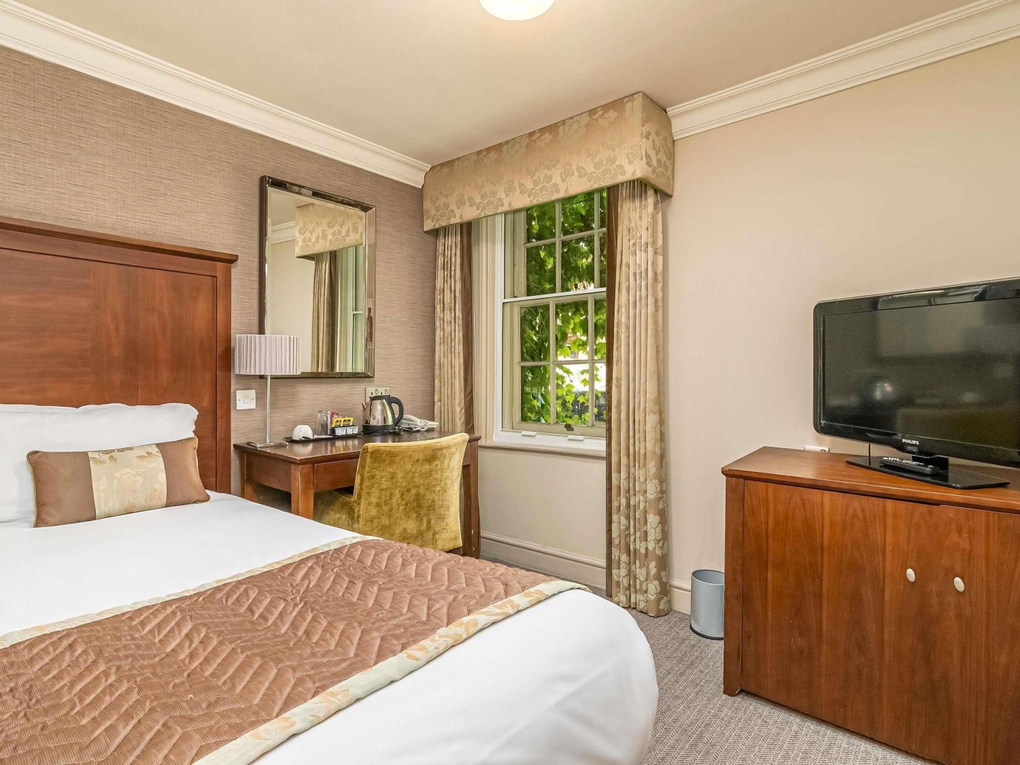 Mercure Salisbury White Hart Hotel & Apartments מראה חיצוני תמונה