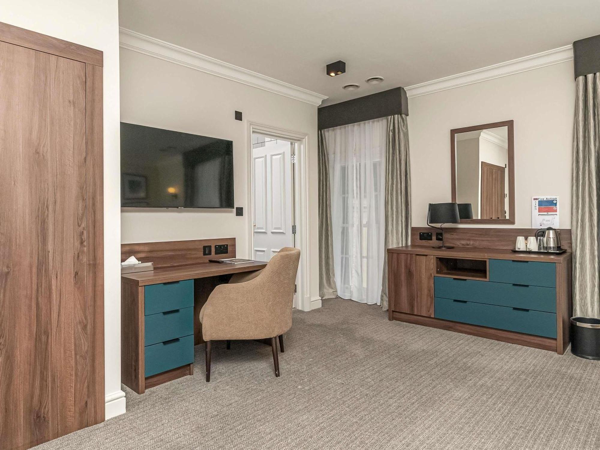 Mercure Salisbury White Hart Hotel & Apartments מראה חיצוני תמונה