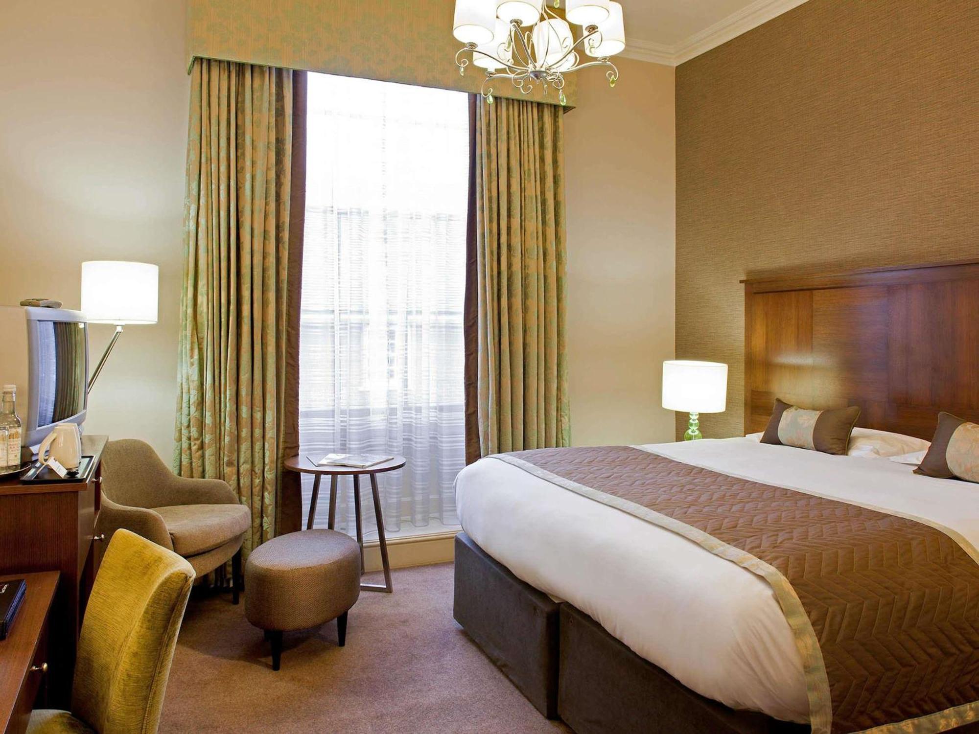 Mercure Salisbury White Hart Hotel & Apartments מראה חיצוני תמונה